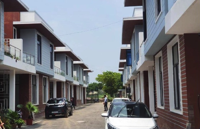 Paved internal roads and finished homes